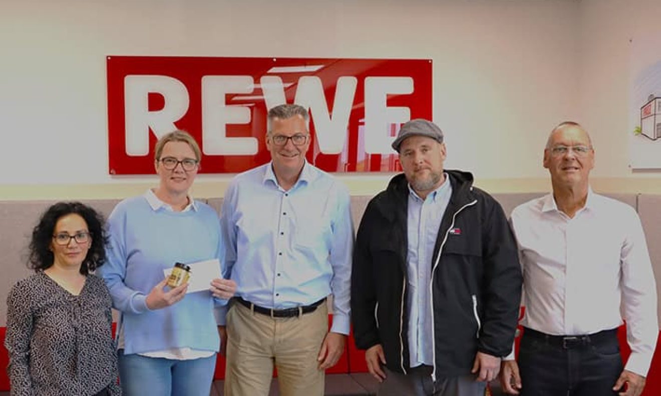 Spendenübergabe_REWE_05_2025